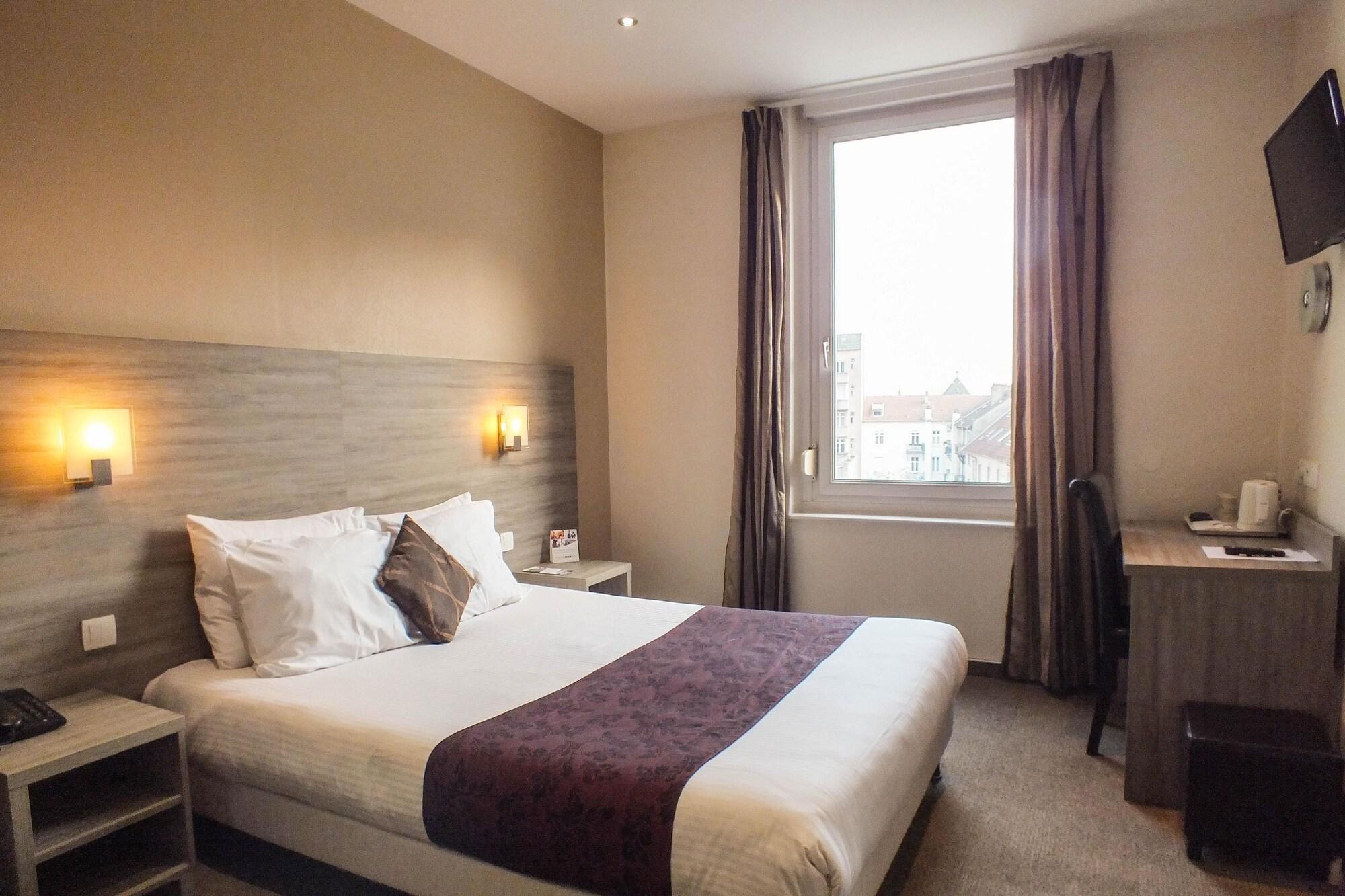 Hotel Cecil Gare 3*